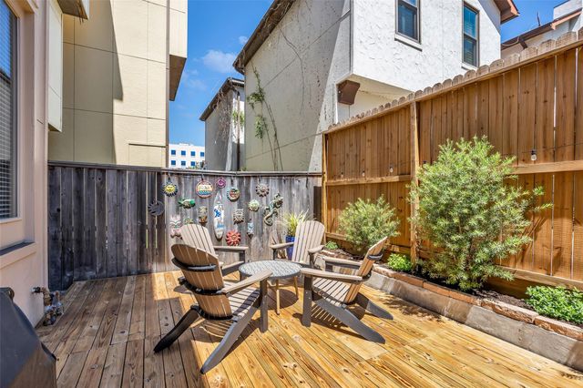 1819 W 24th Street, Houston, TX 77008