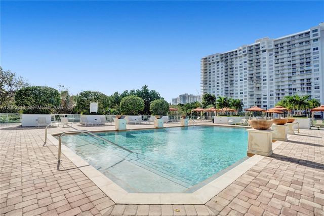 2851 NE 183rd Street 2012E, Aventura, FL 33160