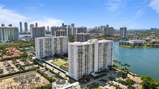2851 NE 183rd Street 2012E, Aventura, FL 33160