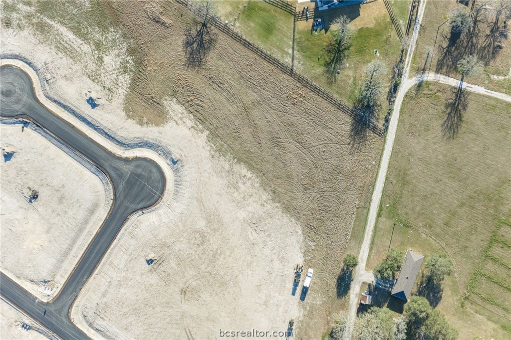 10312 Vera Court, Bryan, TX 77808 — photo 2