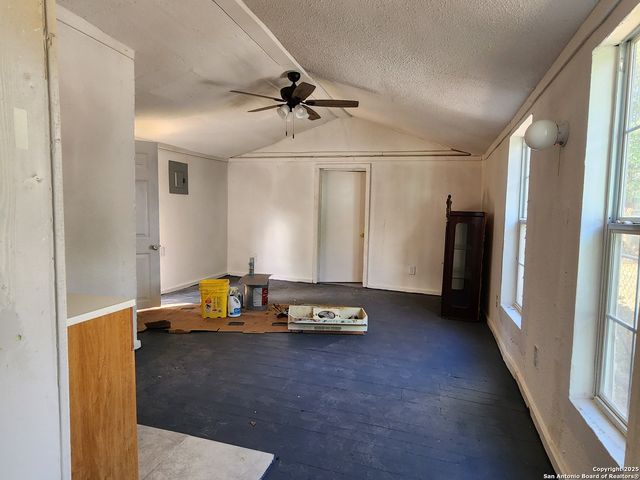 253 SW Carroll Ave, San Antonio, TX 78225