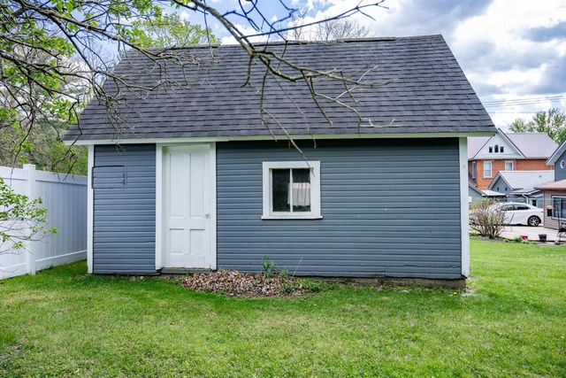524 N East Street, Wonewoc, WI 53968