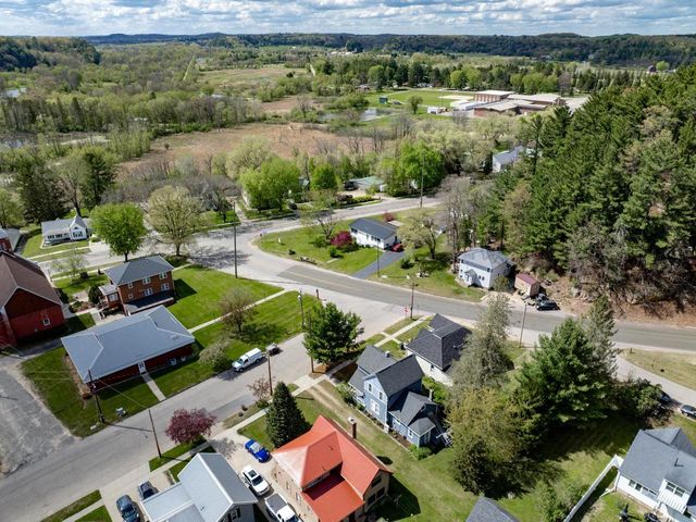 524 N East Street, Wonewoc, WI 53968
