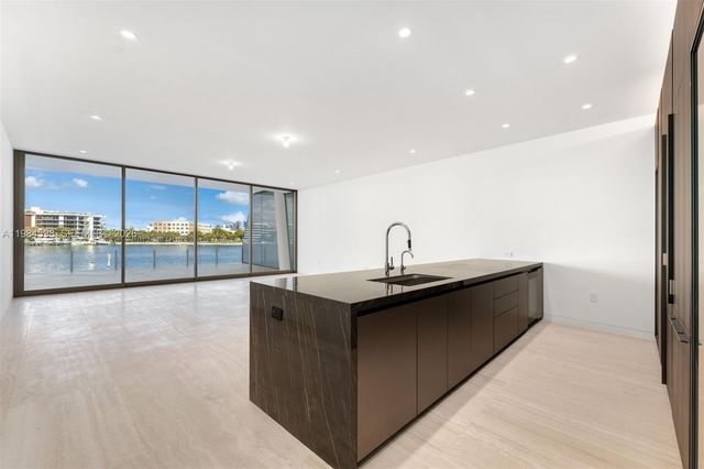 5 Grove Isle Dr L204, Coconut Grove, FL 33133