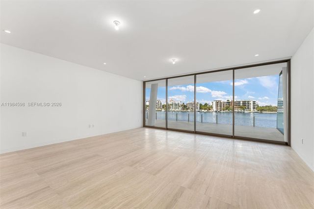 5 Grove Isle Dr L204, Coconut Grove, FL 33133