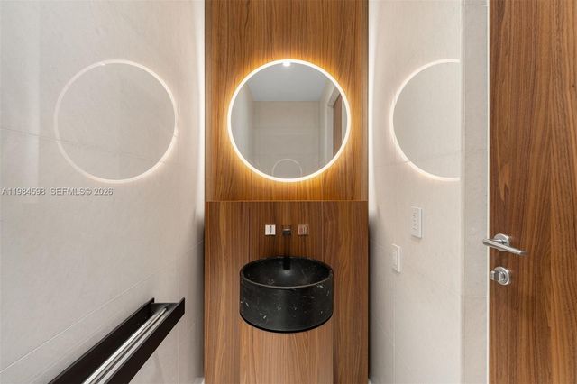 5 Grove Isle Dr L204, Coconut Grove, FL 33133