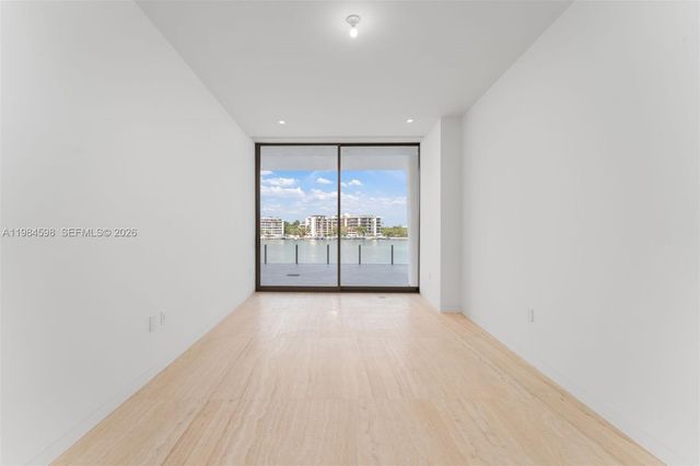 5 Grove Isle Dr L204, Coconut Grove, FL 33133