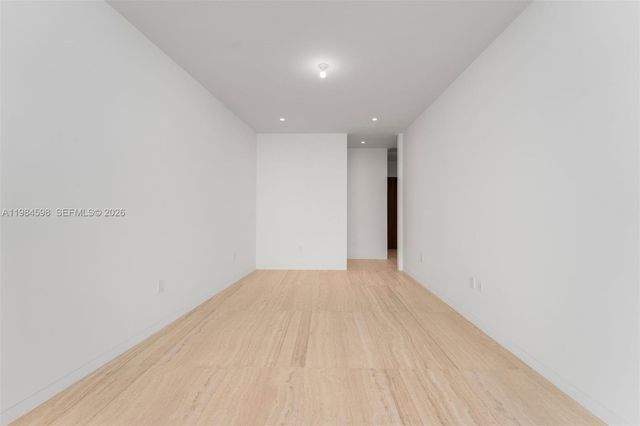 5 Grove Isle Dr L204, Coconut Grove, FL 33133