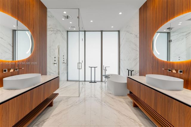 5 Grove Isle Dr L204, Coconut Grove, FL 33133