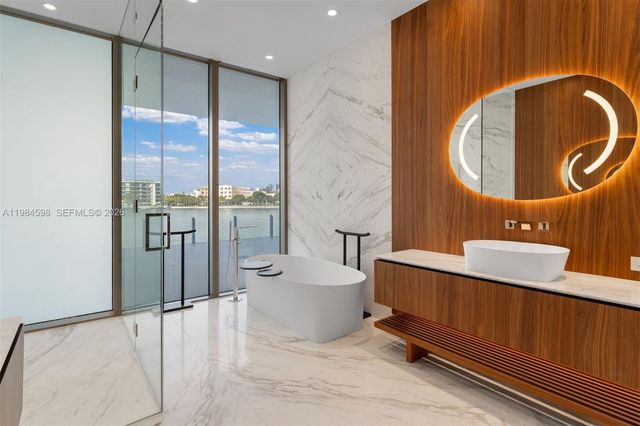 5 Grove Isle Dr L204, Coconut Grove, FL 33133