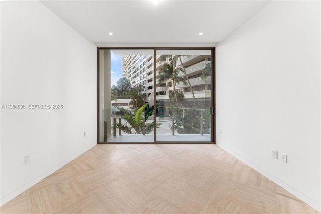 5 Grove Isle Dr L204, Coconut Grove, FL 33133