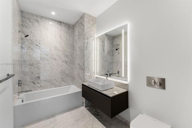 5 Grove Isle Dr L204, Coconut Grove, FL 33133