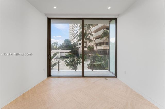 5 Grove Isle Dr L204, Coconut Grove, FL 33133