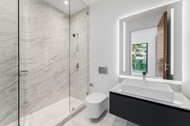 5 Grove Isle Dr L204, Coconut Grove, FL 33133