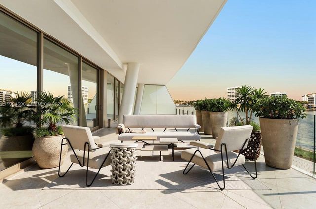 5 Grove Isle Dr L204, Coconut Grove, FL 33133