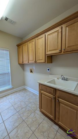 104 Orchard Lane, Centerville, GA 31028