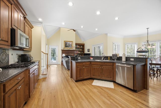 2590 Bristlecone Lane, Signal Mountain, TN 37377