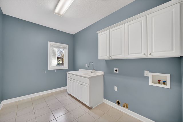 1012 NW 32nd Street, Ankeny, IA 50023