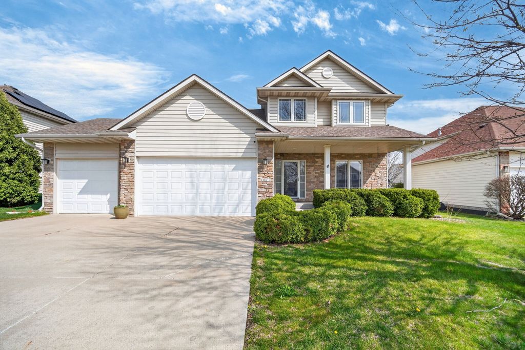 1012 NW 32nd Street, Ankeny, IA 50023