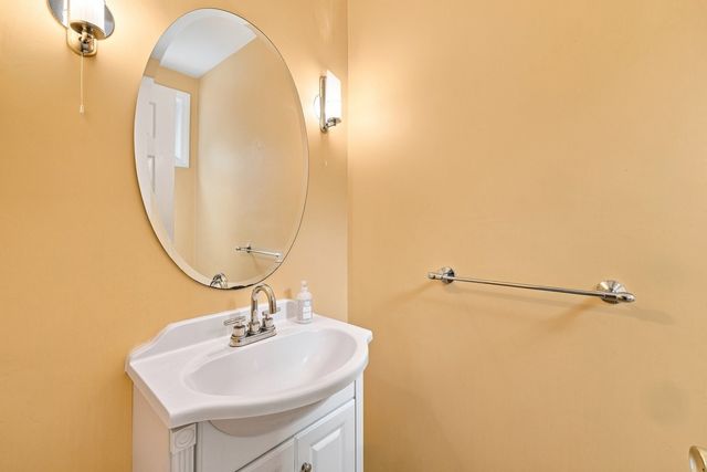 829 Chestnut, Newton, MA 02468