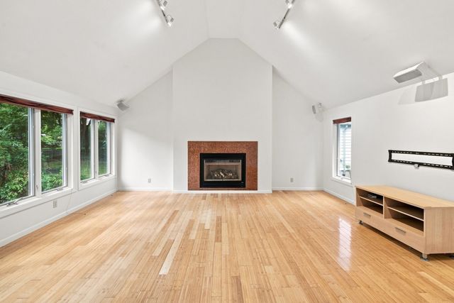 829 Chestnut, Newton, MA 02468