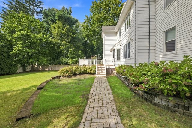 829 Chestnut, Newton, MA 02468