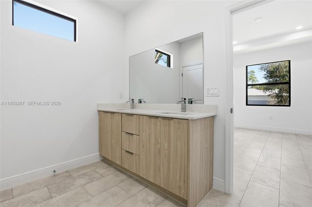 1087 Rugby Ln, La Belle, FL 33935