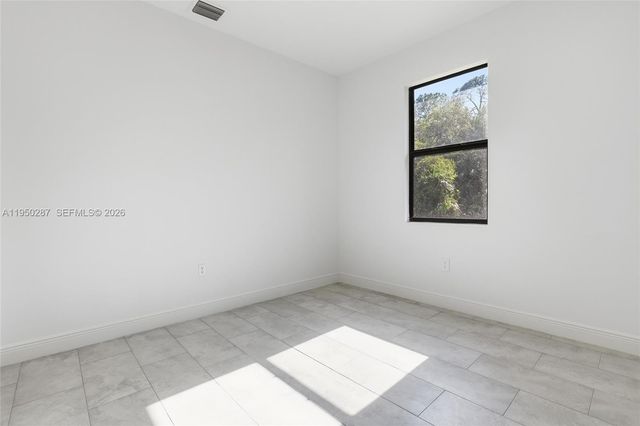 1087 Rugby Ln, La Belle, FL 33935