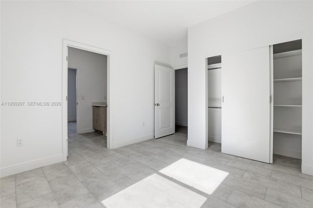 1087 Rugby Ln, La Belle, FL 33935