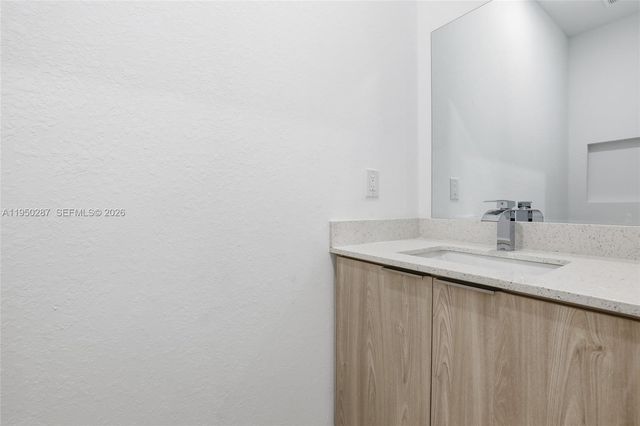 1087 Rugby Ln, La Belle, FL 33935