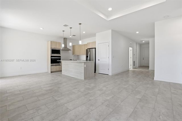 1087 Rugby Ln, La Belle, FL 33935