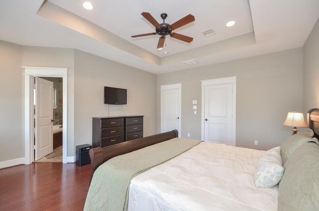 2214 Radcliffe Street, Houston, TX 77007