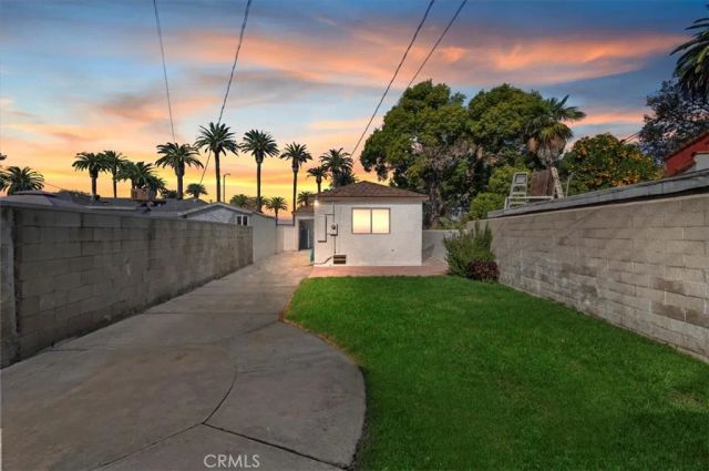 3100 Los Flores, Lynwood, CA 90262