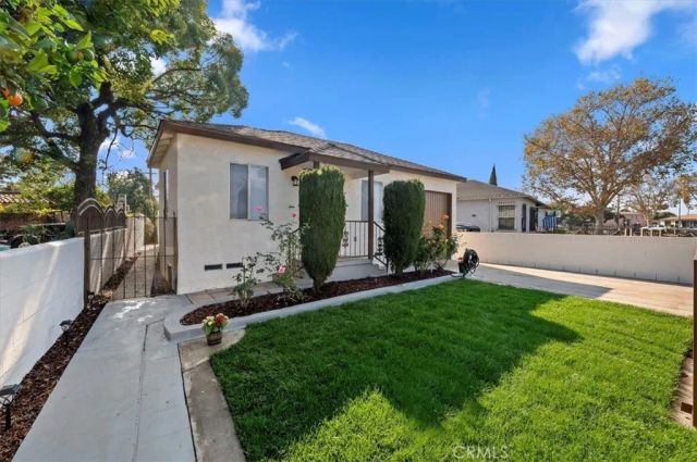 3100 Los Flores, Lynwood, CA 90262