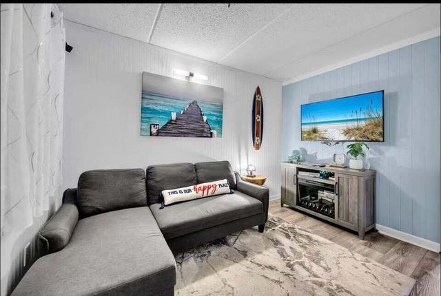 209 W MIRACLE STRIP Parkway D201, Mary Esther, FL 32569