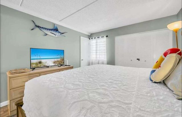 209 W MIRACLE STRIP Parkway D201, Mary Esther, FL 32569