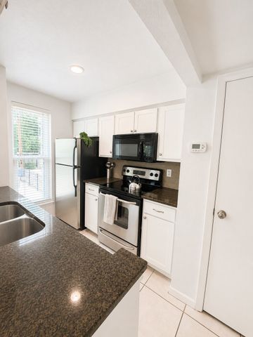 4020 Holland Avenue 213, Dallas, TX 75219