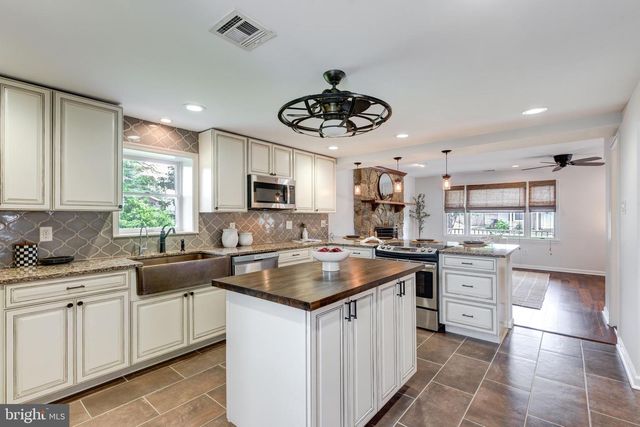 3046 SYKESVILLE RD, Westminster, MD 21157
