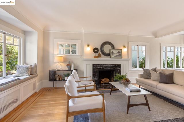 2964 Magnolia St, Berkeley, CA 94705