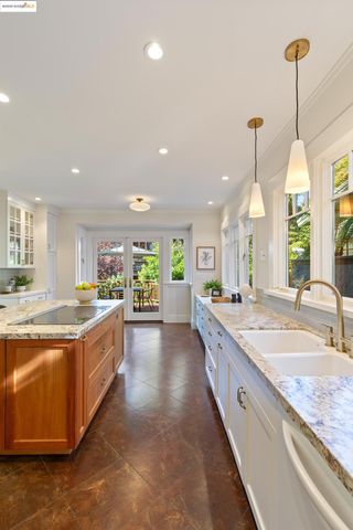 2964 Magnolia St, Berkeley, CA 94705