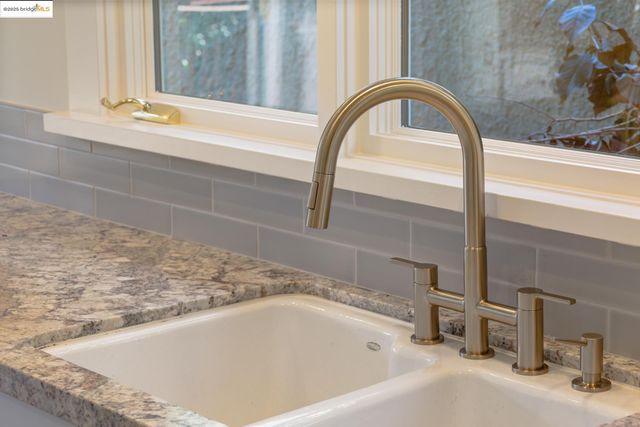 2964 Magnolia St, Berkeley, CA 94705