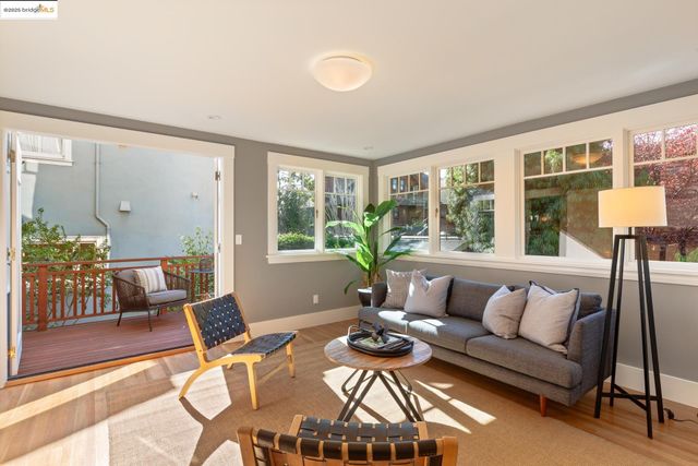 2964 Magnolia St, Berkeley, CA 94705