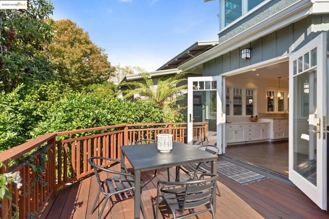 2964 Magnolia St, Berkeley, CA 94705