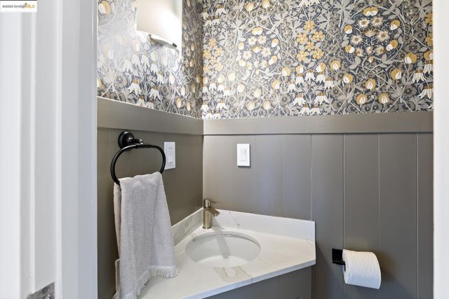 2964 Magnolia St, Berkeley, CA 94705