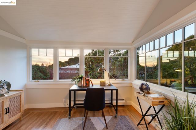 2964 Magnolia St, Berkeley, CA 94705