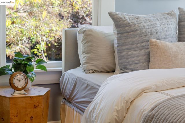 2964 Magnolia St, Berkeley, CA 94705