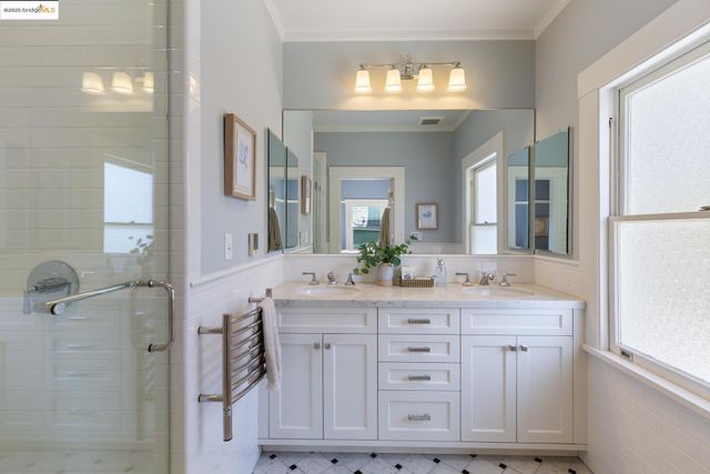 2964 Magnolia St, Berkeley, CA 94705