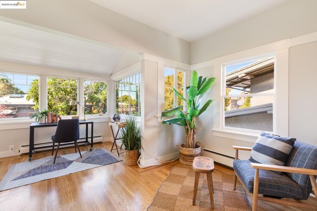 2964 Magnolia St, Berkeley, CA 94705