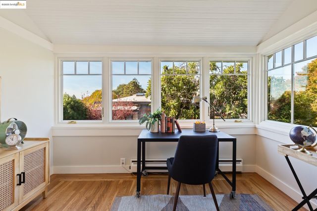 2964 Magnolia St, Berkeley, CA 94705