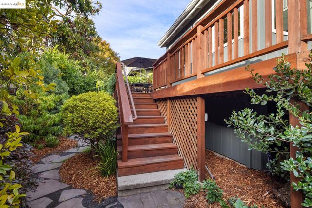 2964 Magnolia St, Berkeley, CA 94705